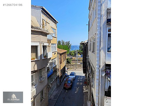 YEDİKULE İMRAHOR'DA DENİZ GÖREN TADİLATLI 1+1 DAİRE...