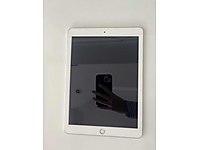 iPad 5. Nesil (A1822) - 32 GB Wi-Fi