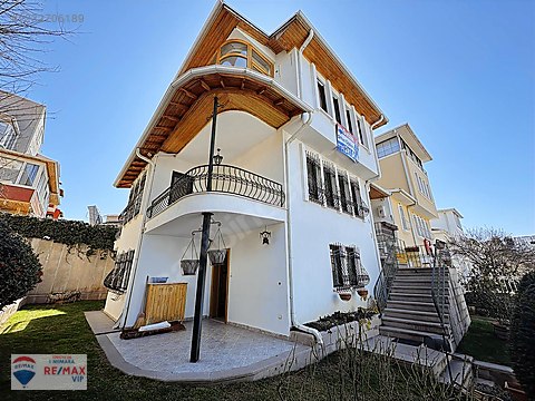 BEYSUKENT PLANLAMACILAR SİTESİNDE SATILIK 5+2 VİLLA
