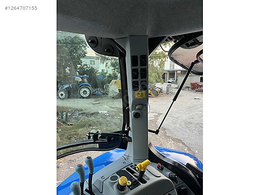 Machinery / Agricultural Machines / Tractors / New Holland / TR6.120