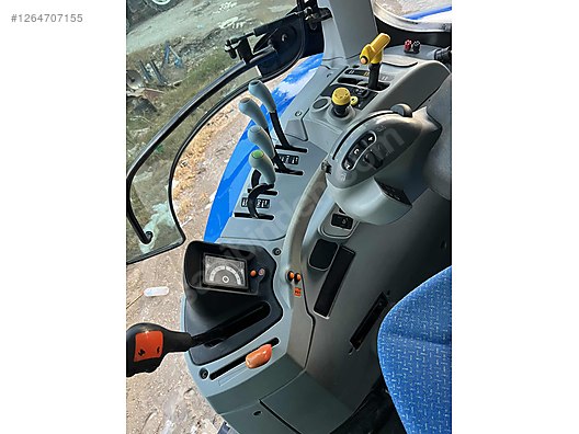 Machinery / Agricultural Machines / Tractors / New Holland / TR6.120