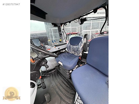 Machinery / Agricultural Machines / Tractors / New Holland / T5.140