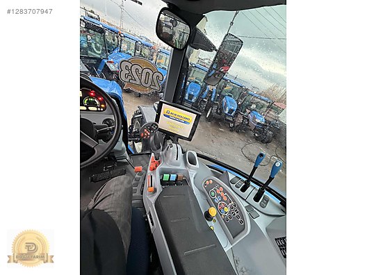 Machinery / Agricultural Machines / Tractors / New Holland / T5.140