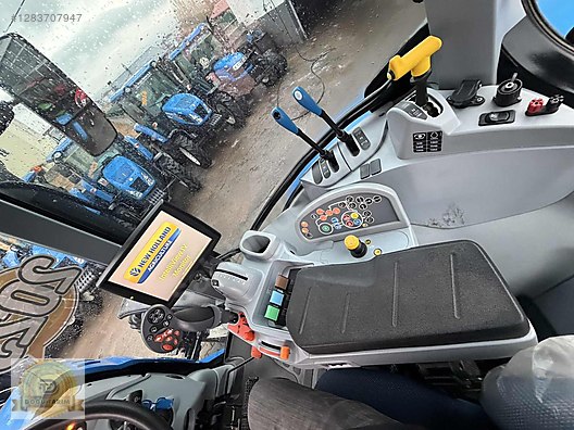 Machinery / Agricultural Machines / Tractors / New Holland / T5.140