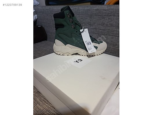 Used & Brand New Items / Clothing & Accessories / Women / Shoes / Boots