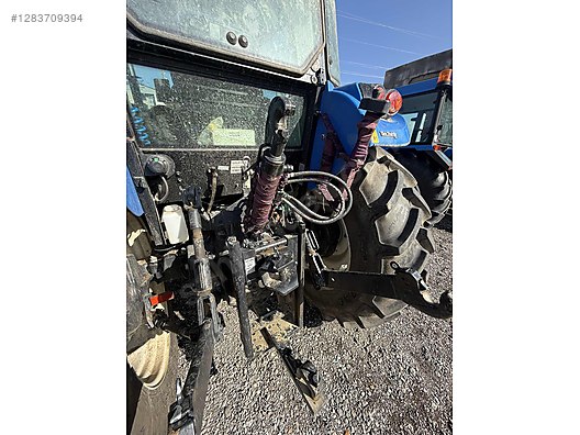 Machinery / Agricultural Machines / Tractors / New Holland / TD90D