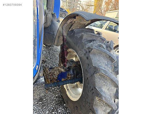 Machinery / Agricultural Machines / Tractors / New Holland / TD90D