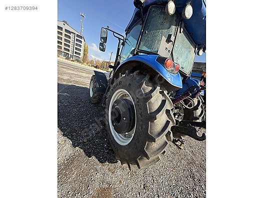 Machinery / Agricultural Machines / Tractors / New Holland / TD90D