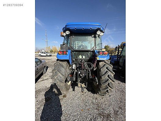 Machinery / Agricultural Machines / Tractors / New Holland / TD90D