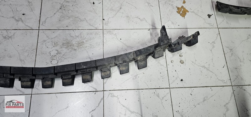 Mercedes E Tampon Braketi (Ön)