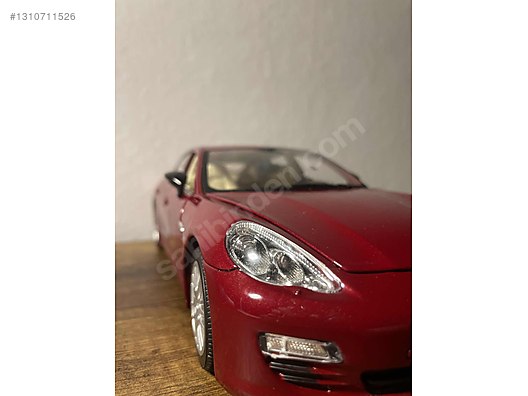 Vardem Diecast Model 1:18 Porsche Araba - 1310711526