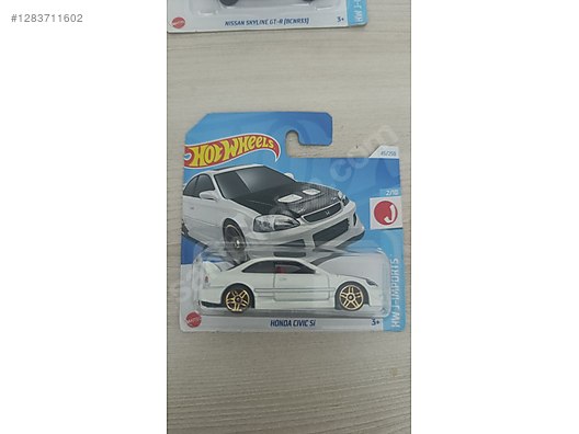 Hot Wheels Diecast Model 1:64 Nissan Araba