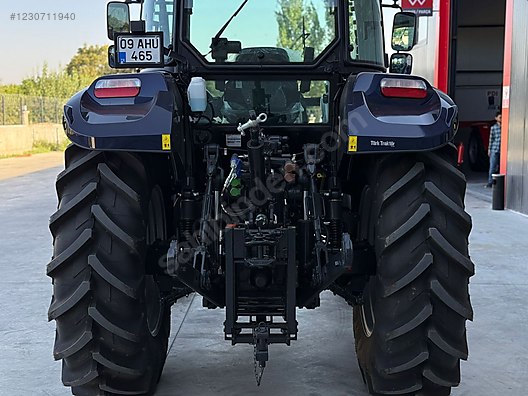 Machinery / Agricultural Machines / Tractors / New Holland / TR5.110