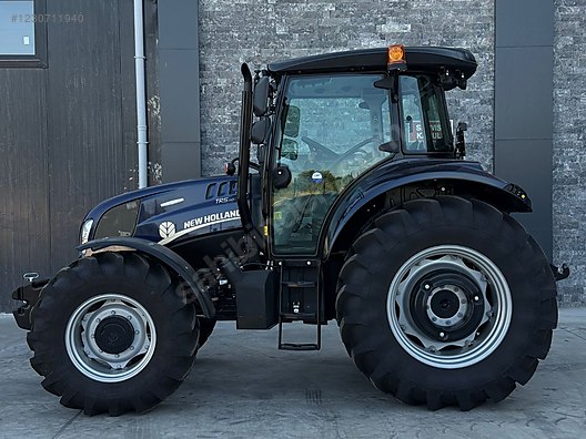 Machinery / Agricultural Machines / Tractors / New Holland / TR5.110