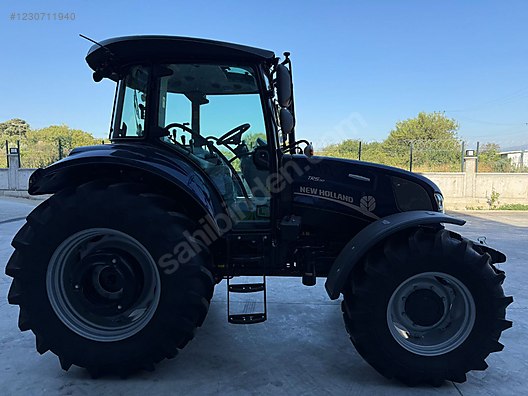 Machinery / Agricultural Machines / Tractors / New Holland / TR5.110