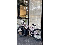 Sıfır kondisyonda BMX