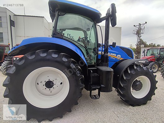 Machinery / Agricultural Machines / Tractors / New Holland / T7.210