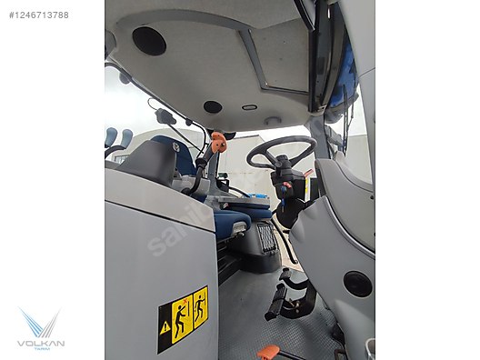 Machinery / Agricultural Machines / Tractors / New Holland / T7.210