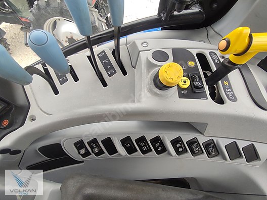 Machinery / Agricultural Machines / Tractors / New Holland / T7.210