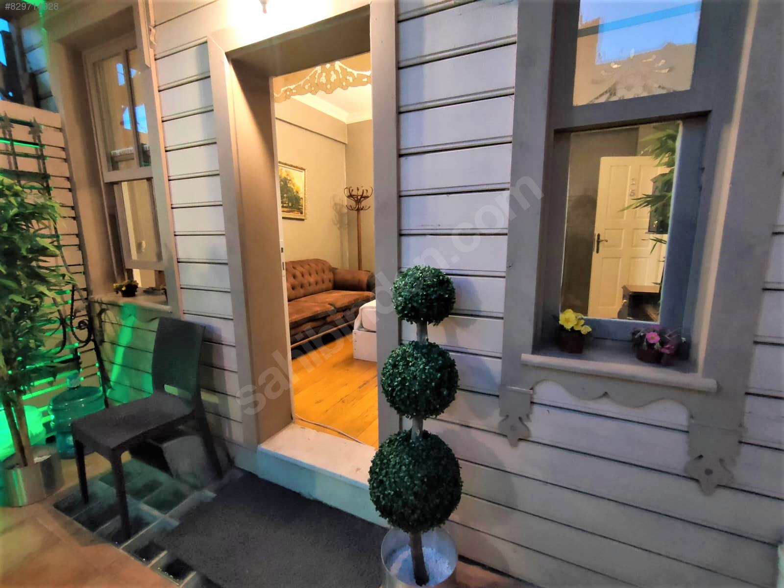 ÜSKÜDAR MERKEZİ KONUMDA LÜKS VE HİJYENİK DAİRE Günlük Kiralık Daire
