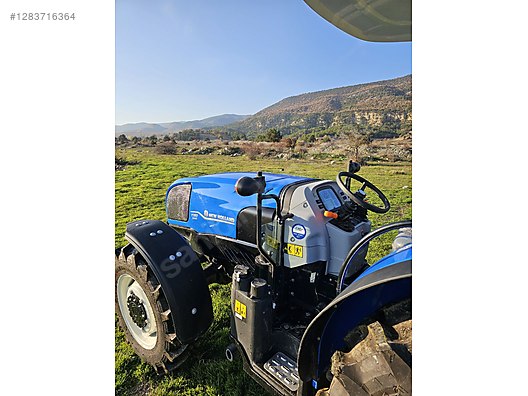 Machinery / Agricultural Machines / Tractors / New Holland / TT60 Classic