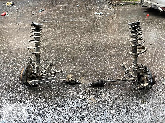 KİA SPORTAGE ARKA TAMPON DEMİRİ görseli 3