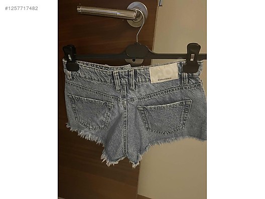 Used & Brand New Items / Clothing & Accessories / Women / Clothing / Shorts