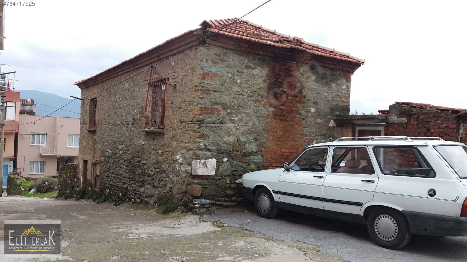 ZAFER MAHALLESİNDE İÇİNDE TAŞ EV OLAN 4 KAT İMARLI SATILIK ARSA