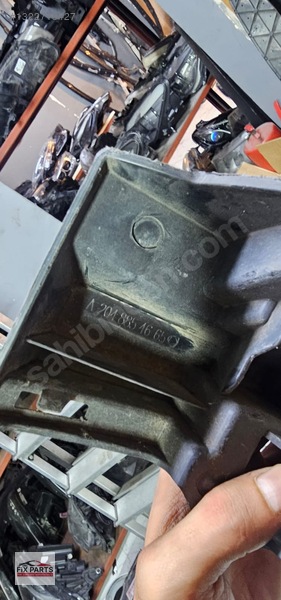 Mercedes C Tampon Braketi (Ön)