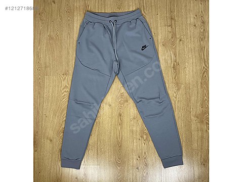 Nike tech fleece xl hotsell