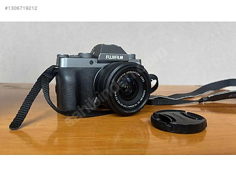 FUJIFILM X-T200 早い者勝ち！　FUJIFILM XT200 Fujifilm X-T200 + 15-45mm Lens Aynasız Fotoğraf Makinesi Fiyatları