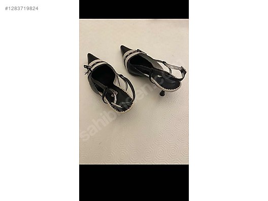 Used & Brand New Items / Clothing & Accessories / Women / Shoes / Classic Heels