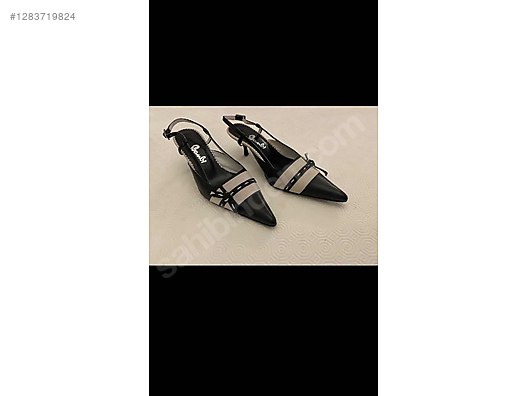 Used & Brand New Items / Clothing & Accessories / Women / Shoes / Classic Heels