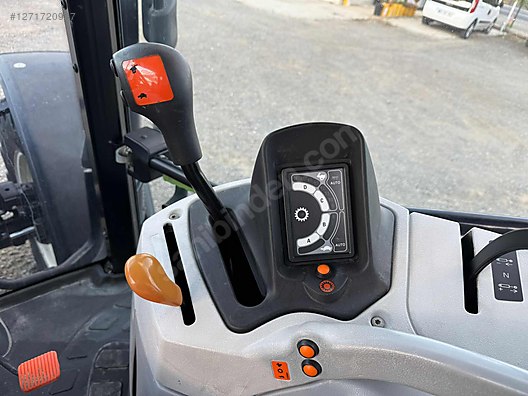 Machinery / Agricultural Machines / Tractors / New Holland / TR6.140