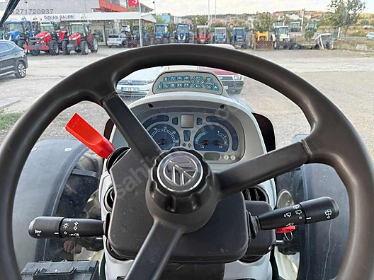 Machinery / Agricultural Machines / Tractors / New Holland / TR6.140