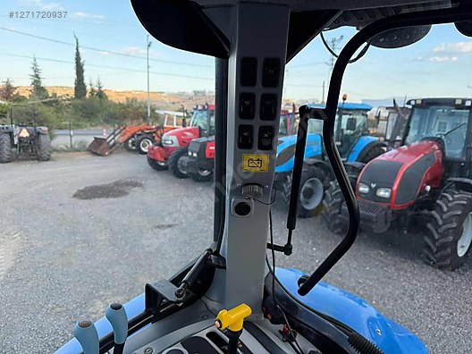 Machinery / Agricultural Machines / Tractors / New Holland / TR6.140