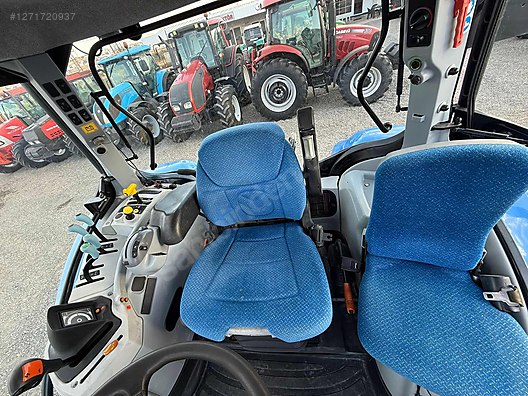 Machinery / Agricultural Machines / Tractors / New Holland / TR6.140