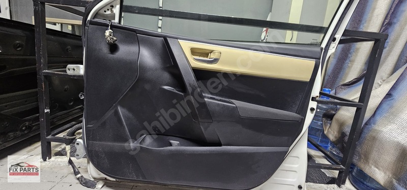 Toyota Corolla Kapı