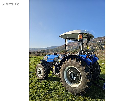 Machinery / Agricultural Machines / Tractors / New Holland / TT60 Classic