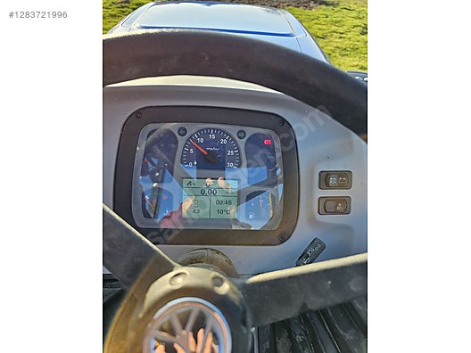 Machinery / Agricultural Machines / Tractors / New Holland / TT60 Classic