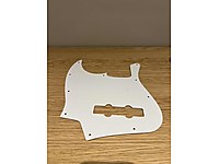 Fender Jazz Bass Pickguard Beyaz
