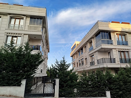 BEYLİKDÜZÜ KAVAKLIDA 2+1 SATILIK DAİRE #1279723307