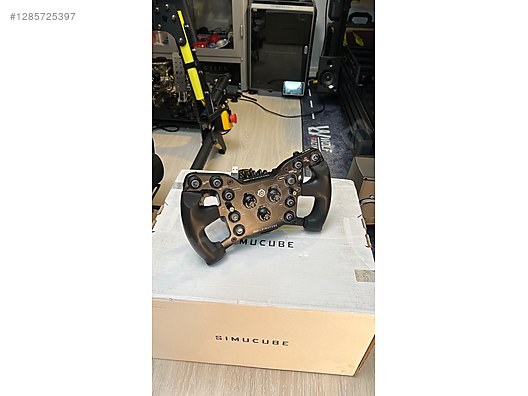 Used & Brand New Items / Gaming & Gamers Exclusive / Gaming Equipment / PC Game Racing Wheels