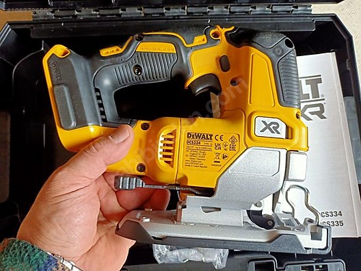DEWALT DCS334NT 18 VOLT ŞARJLI KÖMÜRSÜZ DEKUPAJ TESTERE DEWALT DCS334NT 18 VOLT ŞARJLI KÖMÜRSÜZ DEKUPAJ TESTERE