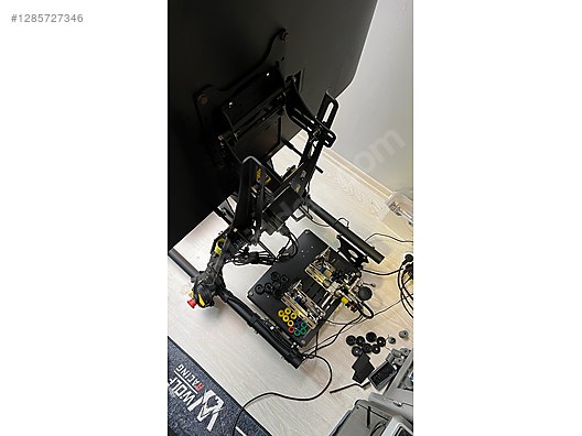 Used & Brand New Items / Gaming & Gamers Exclusive / Gaming Equipment / PC Game Racing Wheels