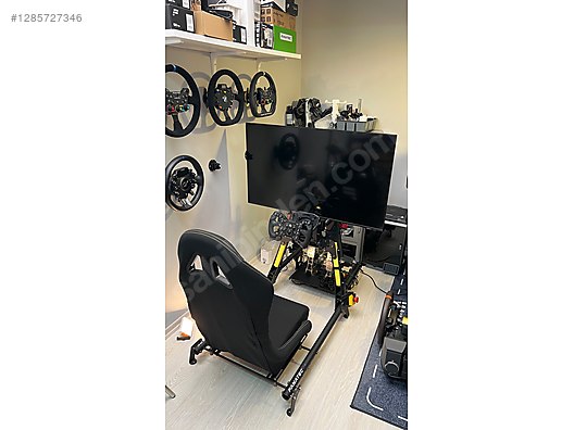 Used & Brand New Items / Gaming & Gamers Exclusive / Gaming Equipment / PC Game Racing Wheels