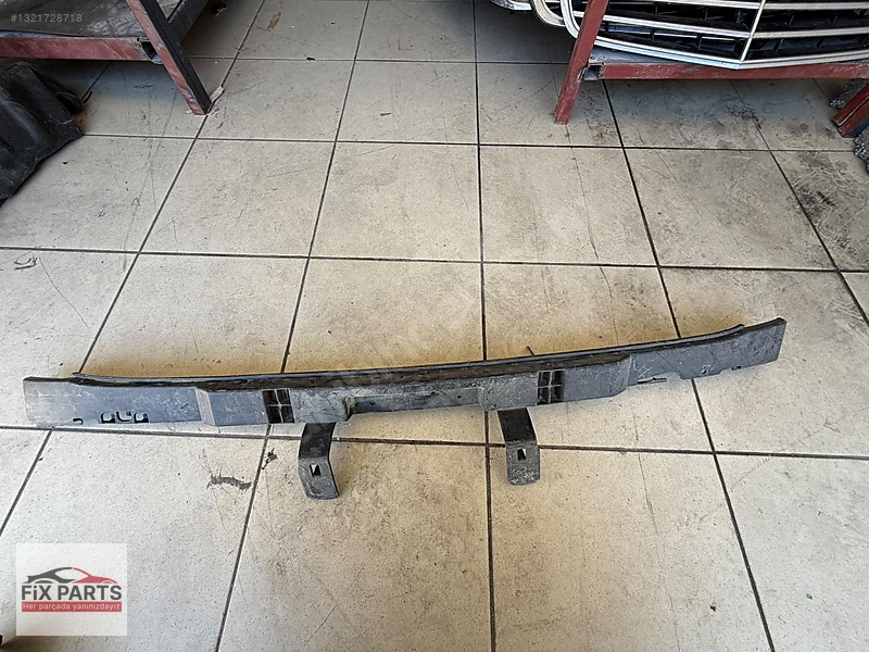 Mercedes E Tampon Tutacağı
