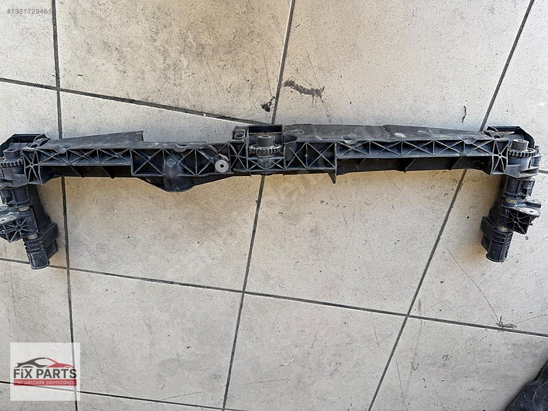 Mercedes E Ön Panel