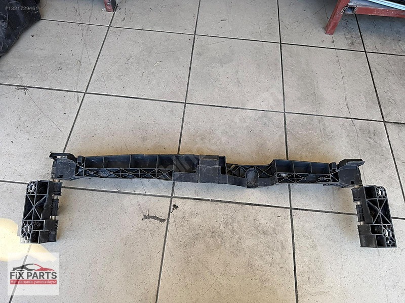 Mercedes E Ön Panel