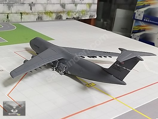 1/400 GeminiJets Diecast Model Yolcu Uçağı - 1285730000
